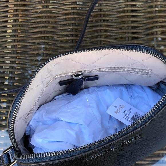 NWT Michael Kors crossbody leather - Picture 5 of 7